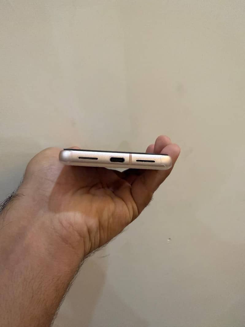 Google Pixel 8 3