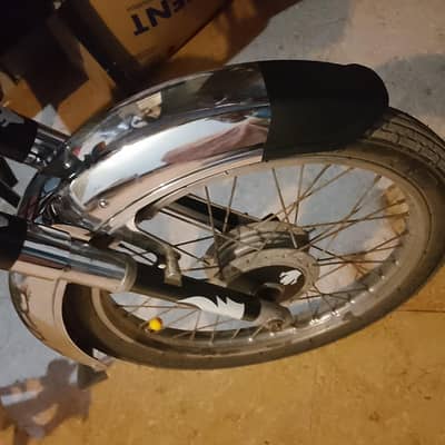 bike ka Kisi kism ka Kam Nahin hone wala acchi condition mein bike hai