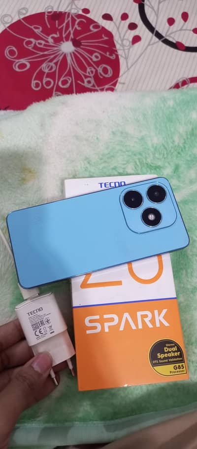 Tecno spark 8+8/256gb with box charger