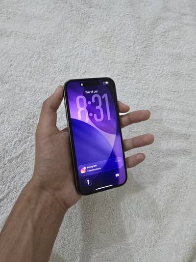 Iphone 15 pro natural titanium