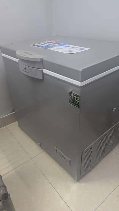 Dawlance refrigerator new used just 2 month