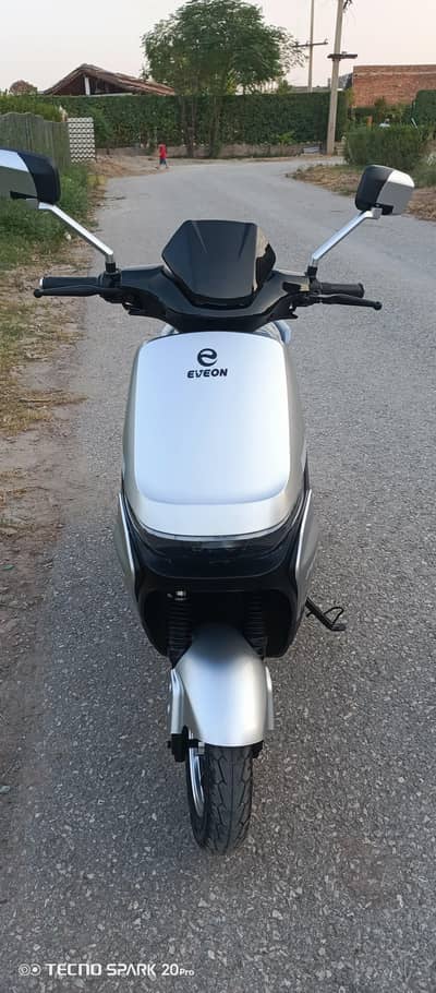brand new Eveon N7 Max with lithium battery