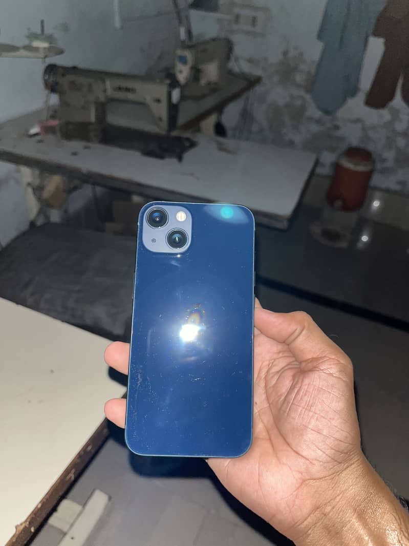 Apple iPhone 13 0