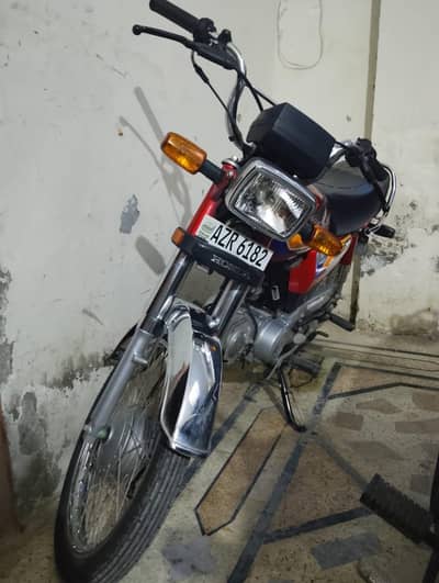 Honda CD 70 2025