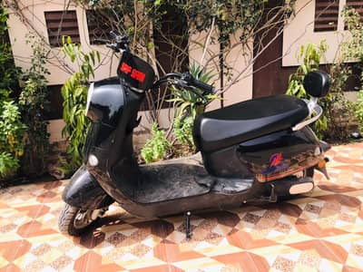 united Scooty