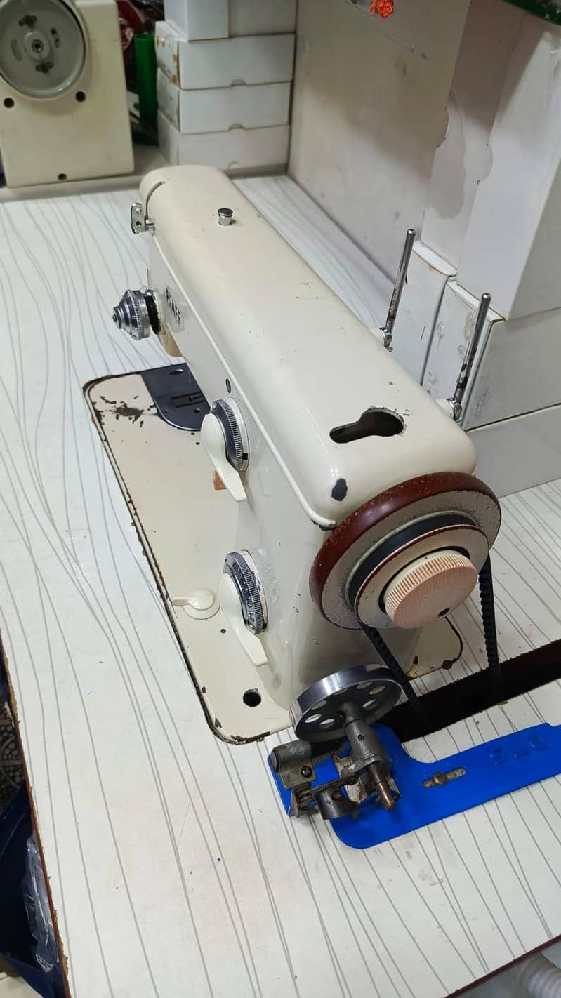 Pfaff machine 2