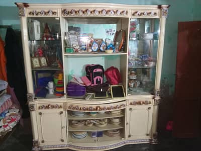 fresh condition bed main Thora Kam he baqi ok he