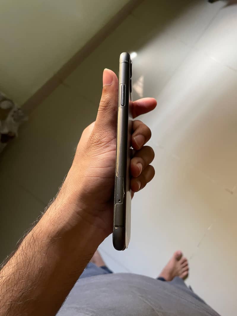 Apple iPhone 11 5