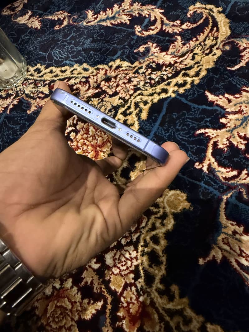 Apple iPhone 16 Plus 3