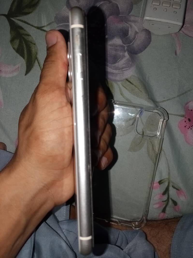Apple iPhone 11 2