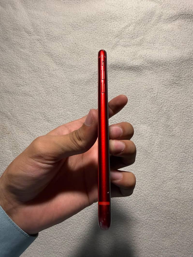 Apple iPhone 11 4