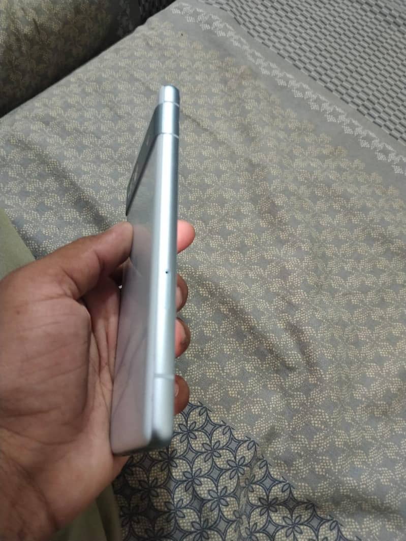 Google Pixel 7a 2