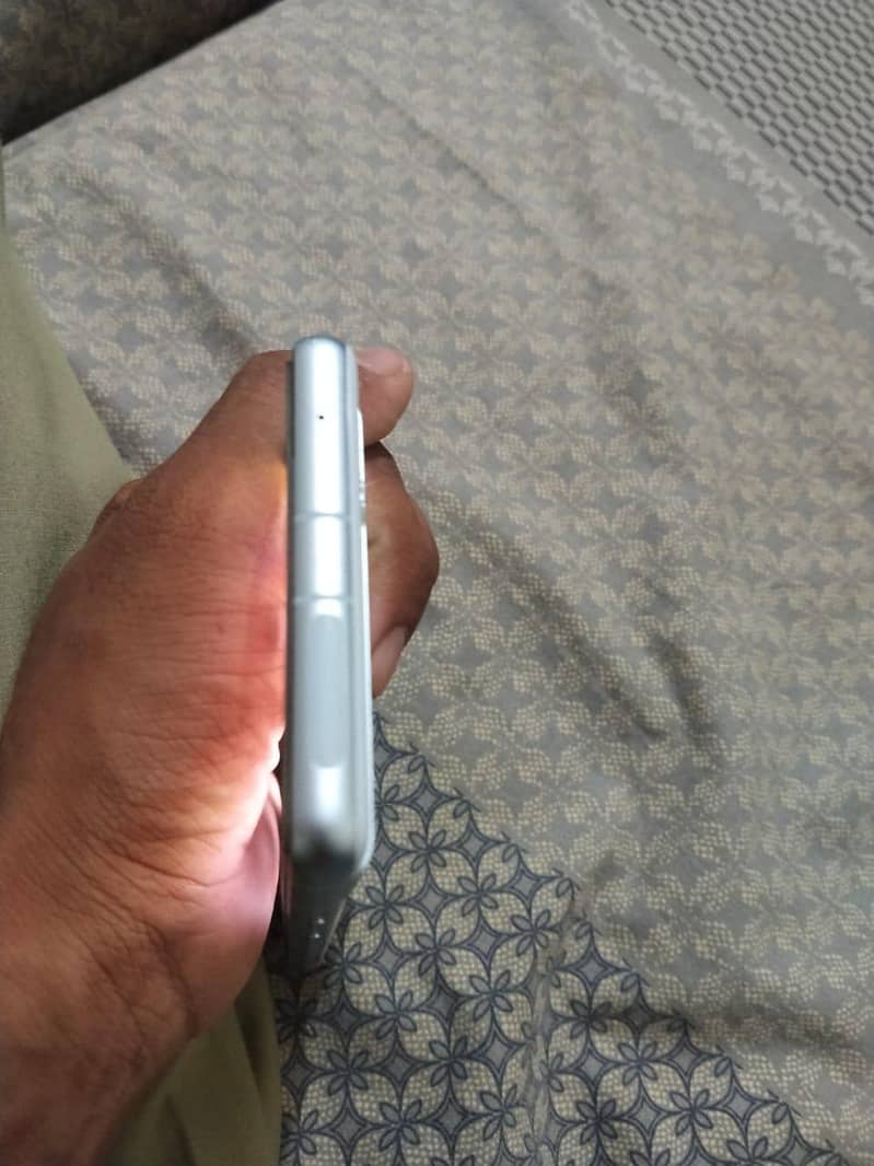 Google Pixel 7a 4