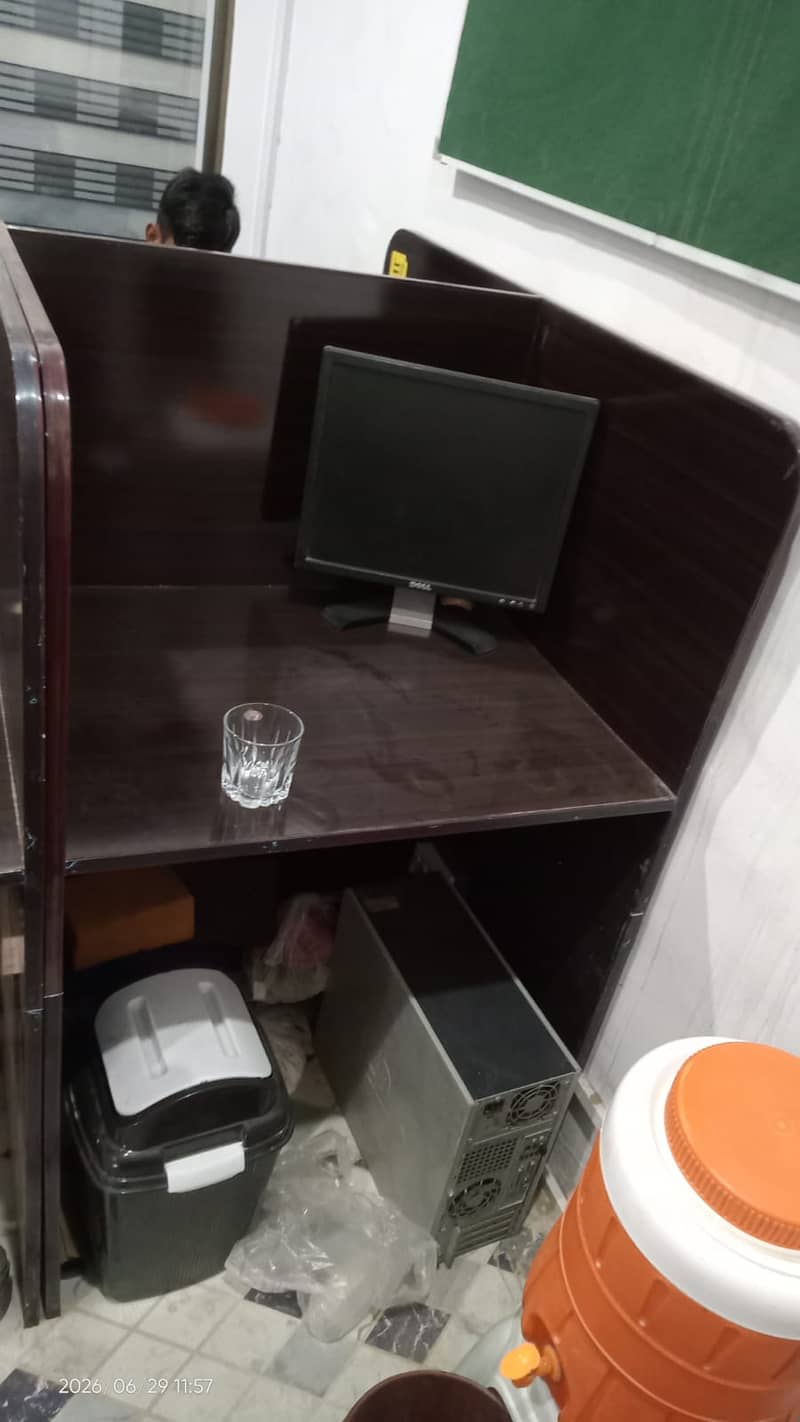 Office Workstation ,  clusters ,work station ,working table . table 1