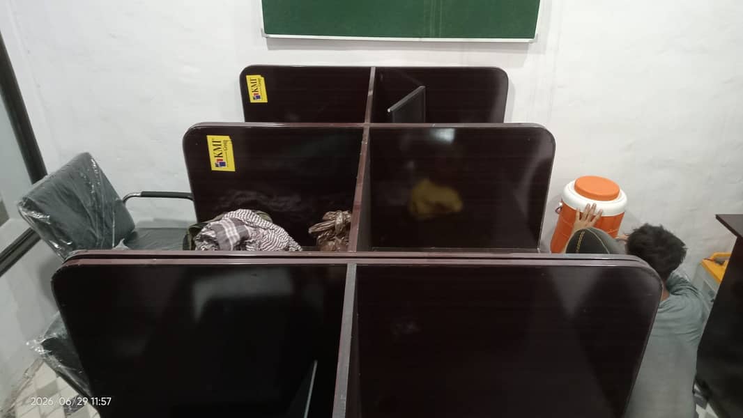 Office Workstation ,  clusters ,work station ,working table . table 2