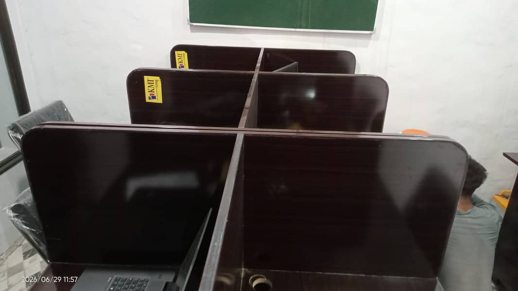 Office Workstation ,  clusters ,work station ,working table . table 3