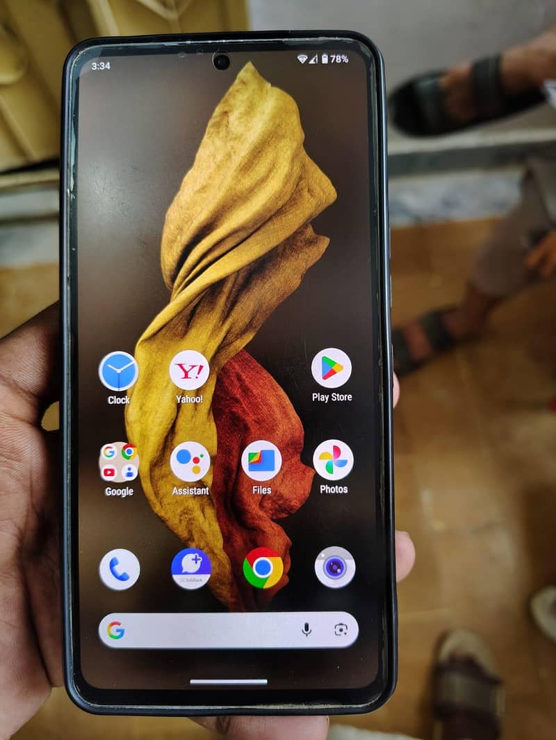 Sharp Aquos R8s pro 0