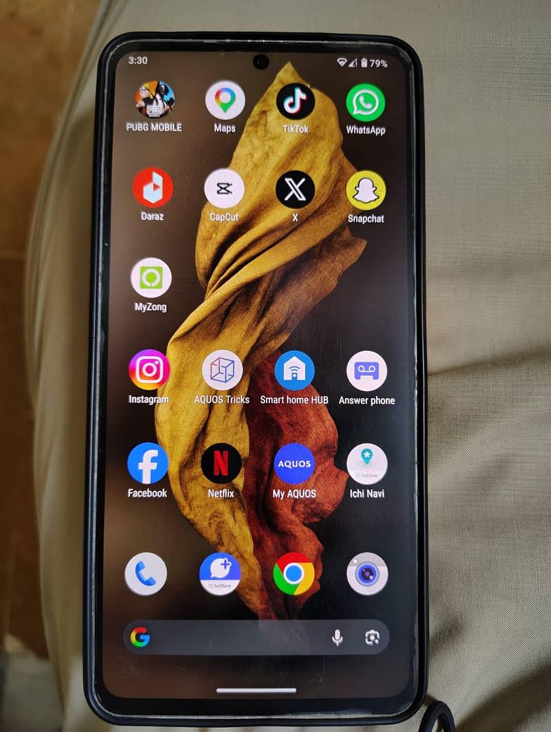Sharp Aquos R8s pro 2