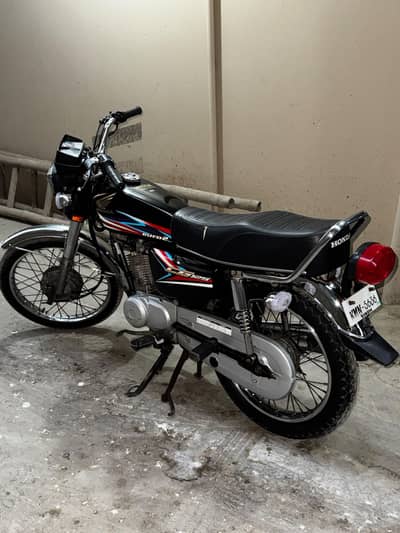 Honda CG 125 Black 1st owner Honda company maintained