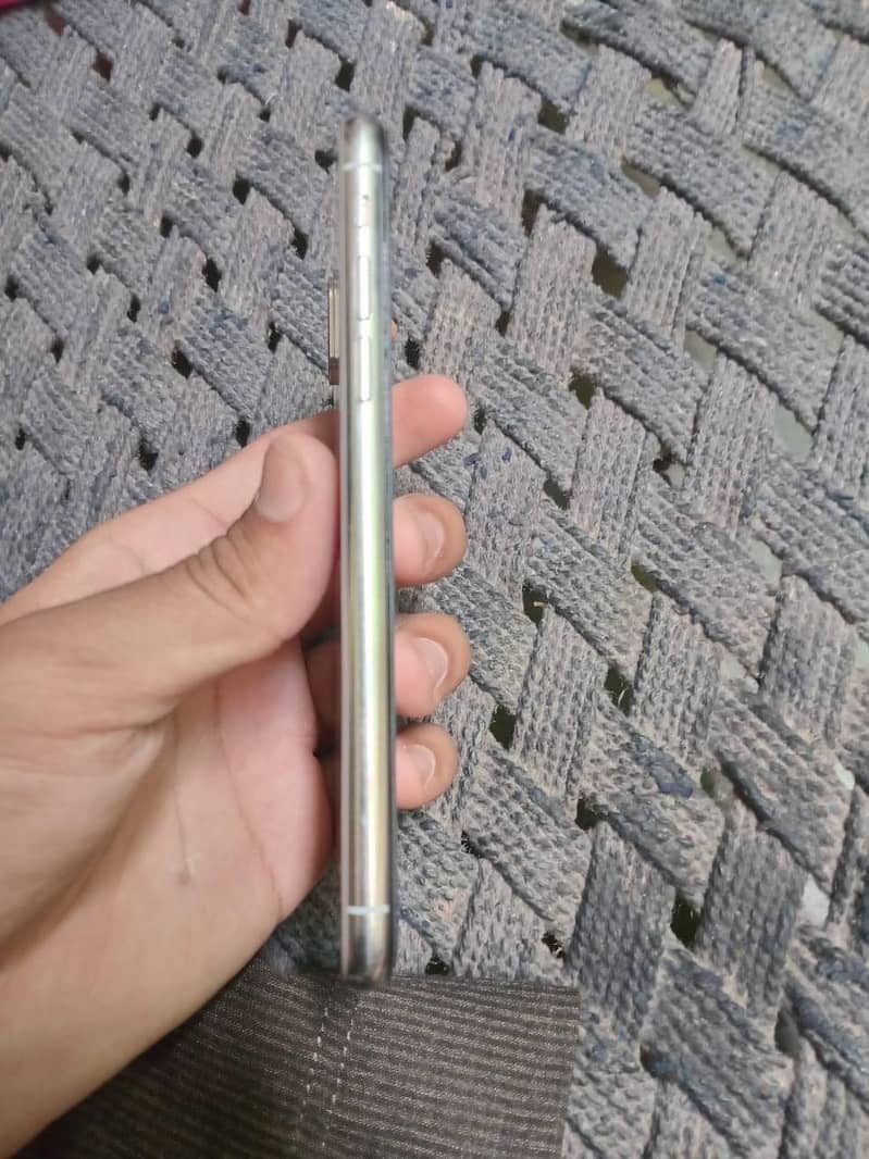 iPhone 3