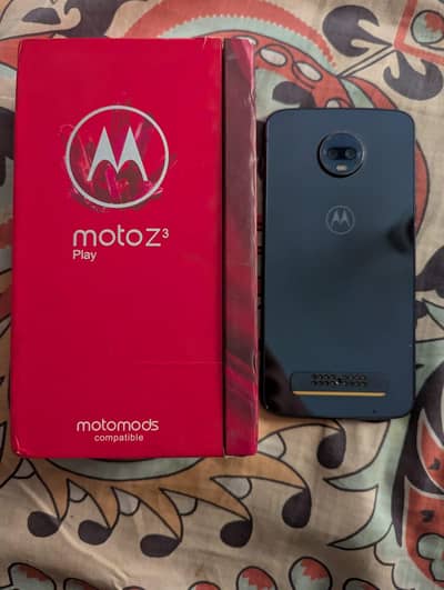 Motorola Moto Z3 play read ad first
