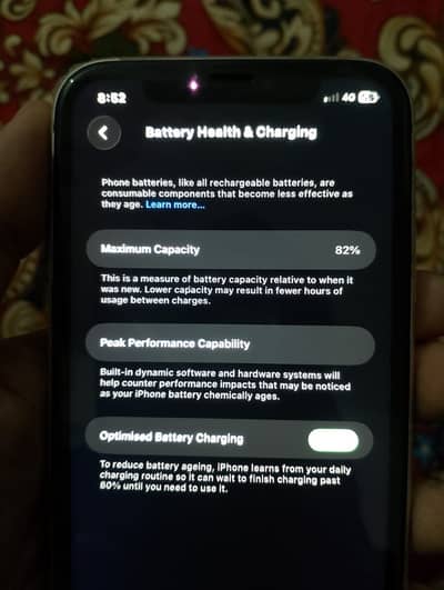 iPhone 11 in 100 % scratch less condition