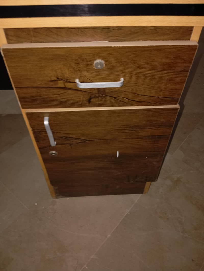 Computer Table 1