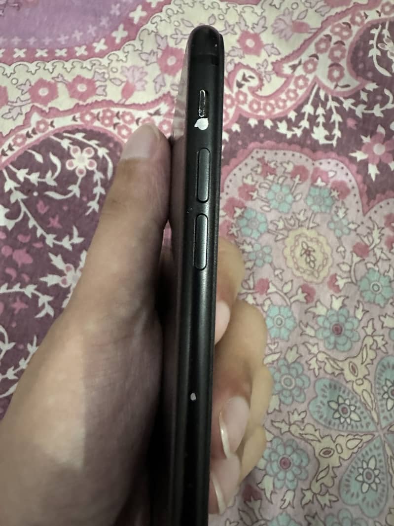 Apple iPhone 7 Plus 3