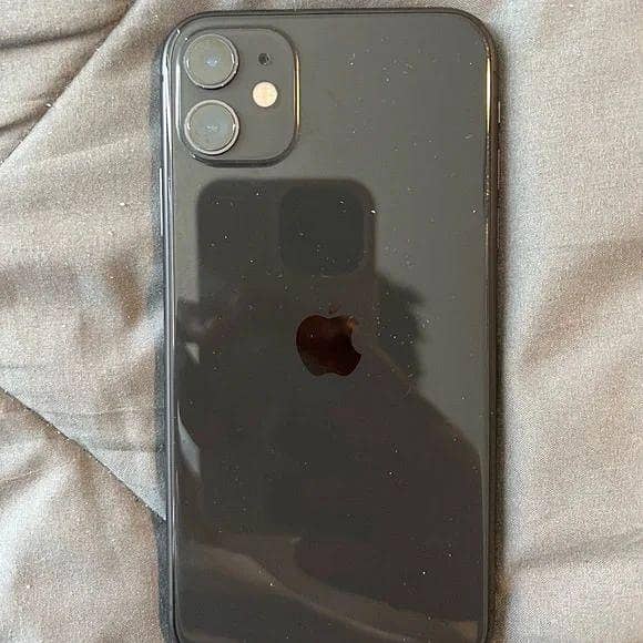 Apple iPhone 11 0