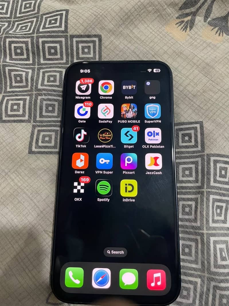 Apple iPhone 13 5