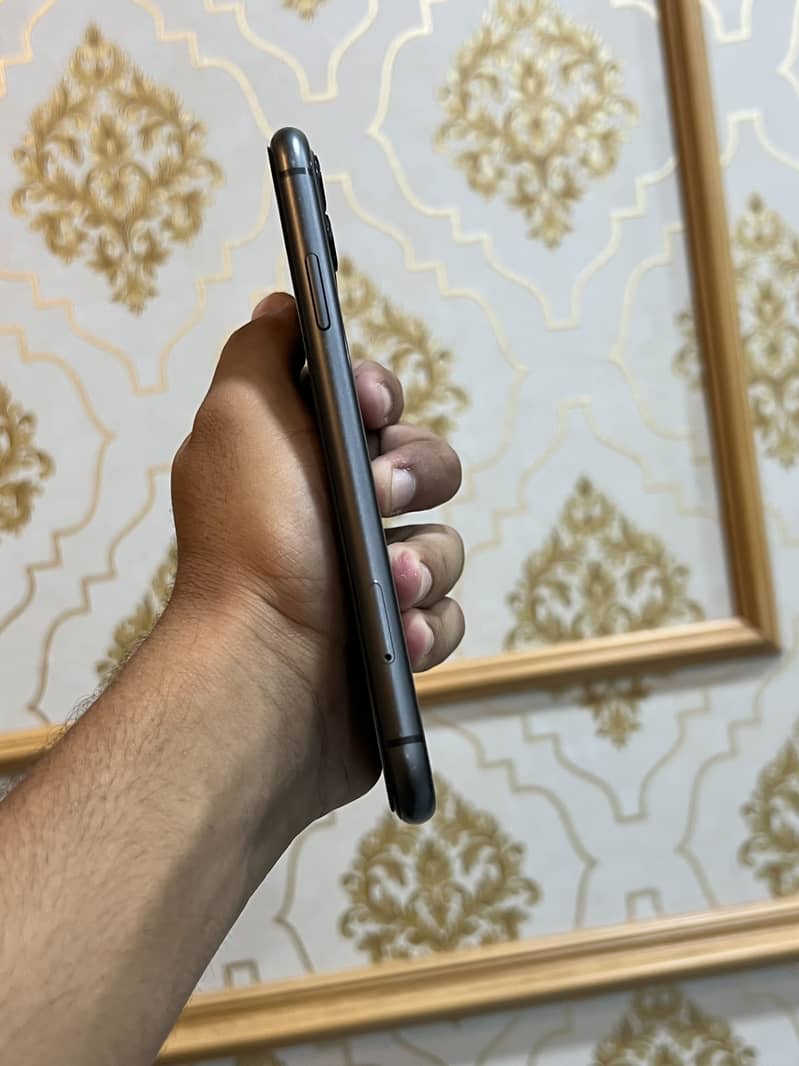 Apple iPhone 11 1