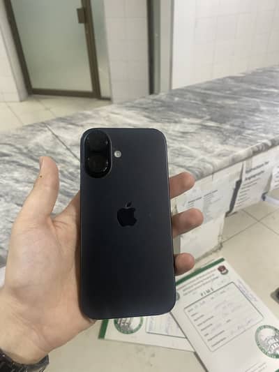 Apple iPhone 16