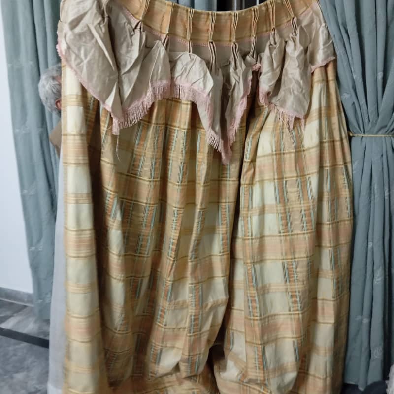Curtains 0