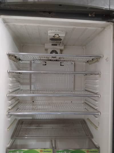 dawlance large size refrigerator