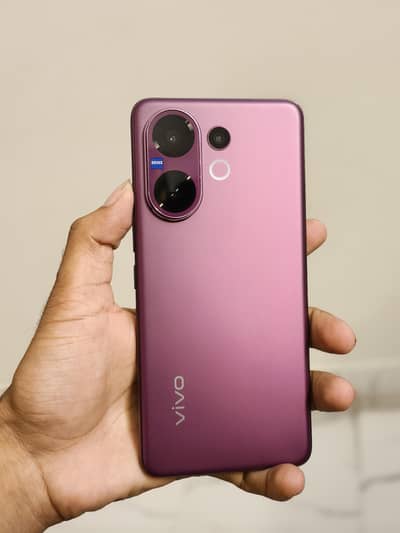 vivo v60 5G 12gb 512gb urgent sale only call 03167025243