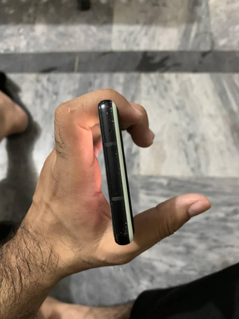 Google Pixel 6a 5
