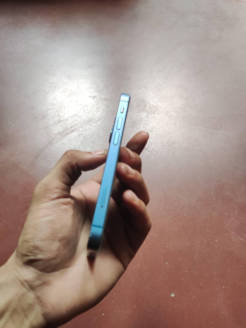 Apple iPhone 13 mini 4