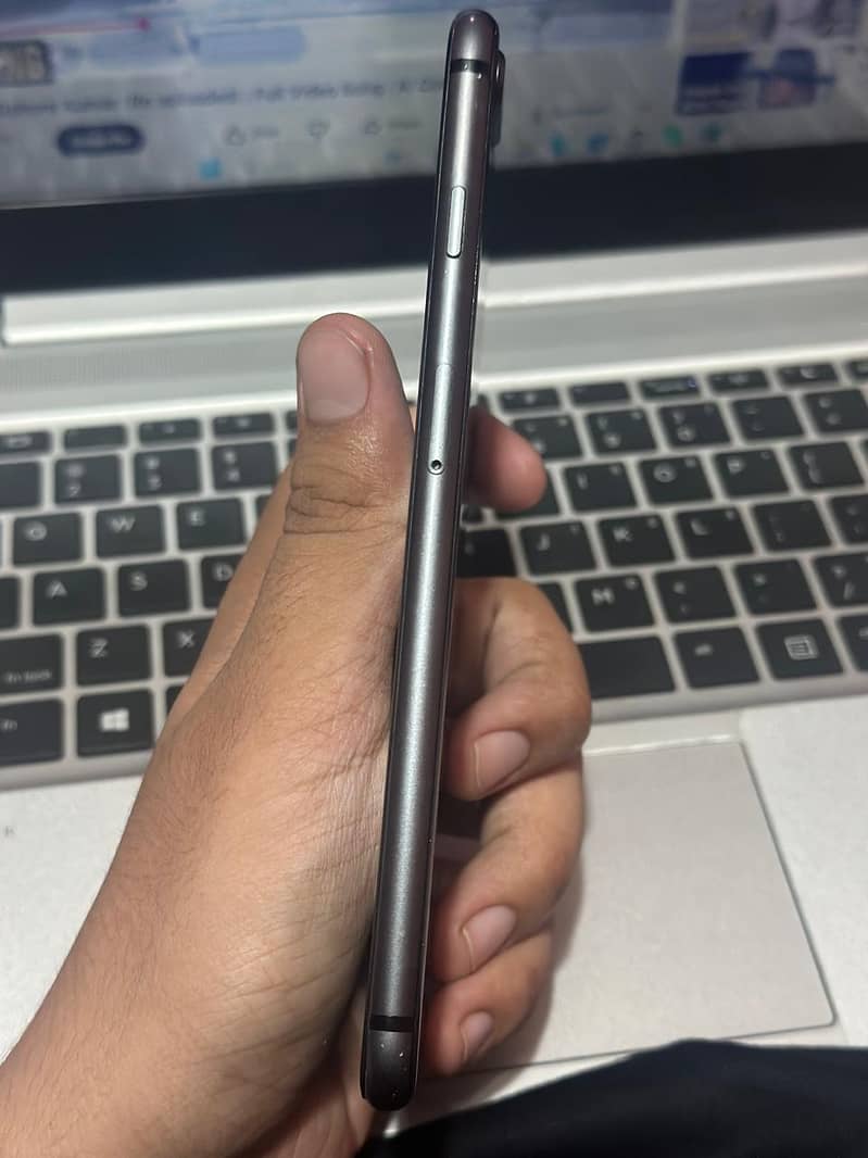 Apple iPhone 8 Plus 2