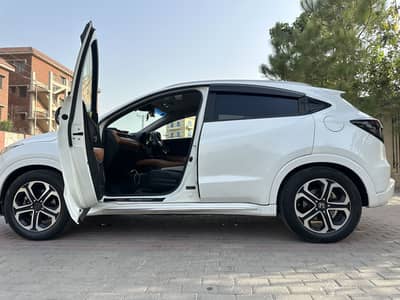 Honda Vezel Z Package Full Option – Total Original Condition