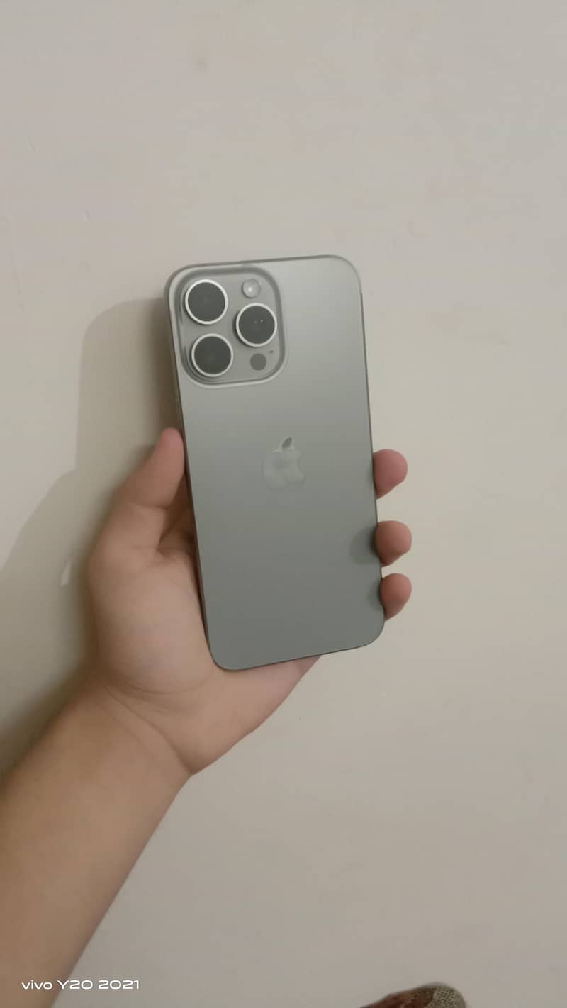 Apple iPhone 15 Pro Max 0
