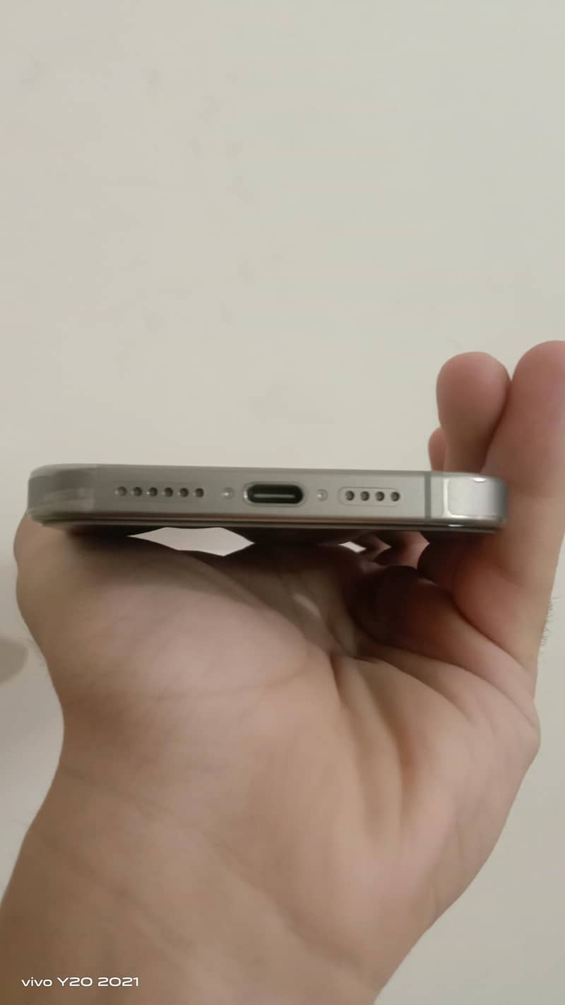 Apple iPhone 15 Pro Max 2