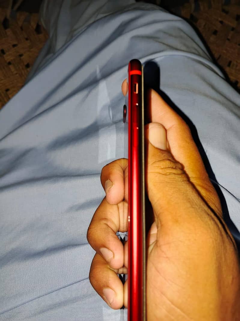 Apple iPhone 8 Plus 4