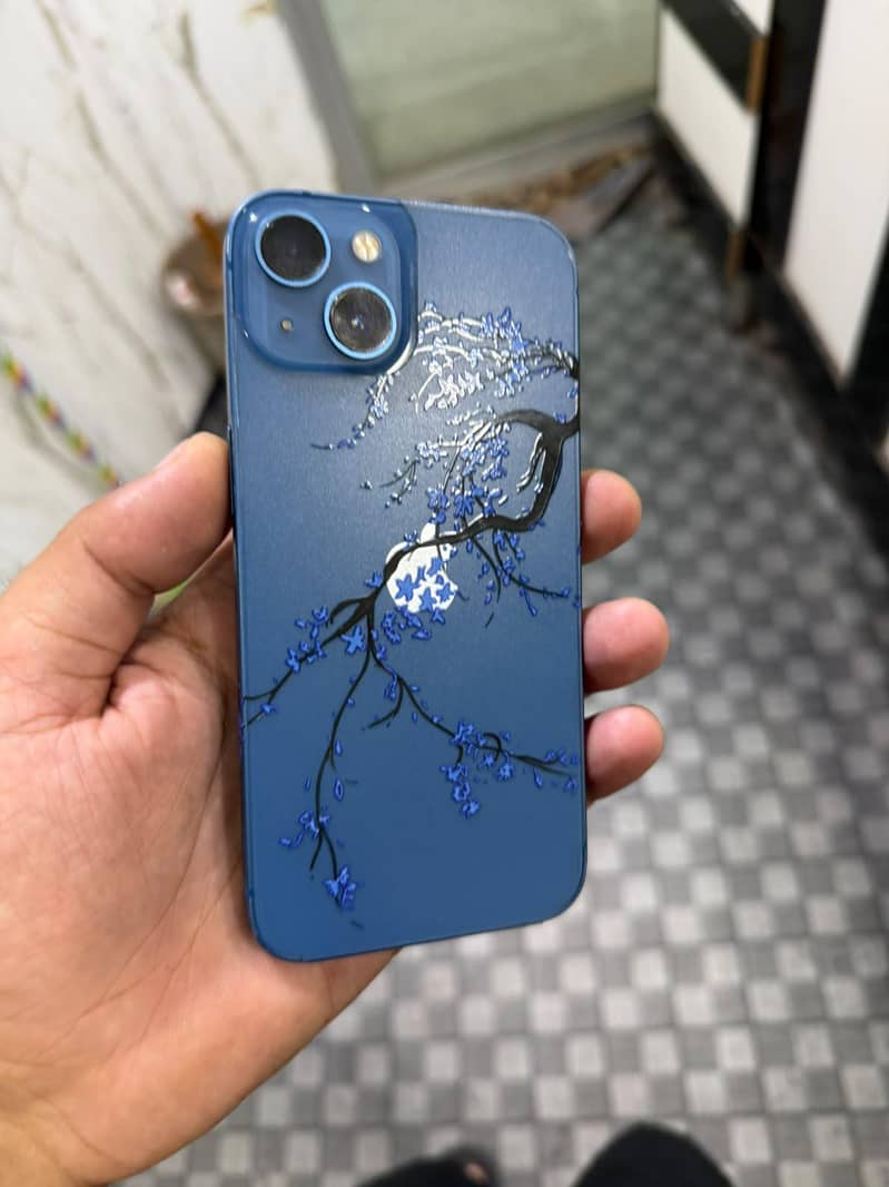 Apple iPhone 13 1