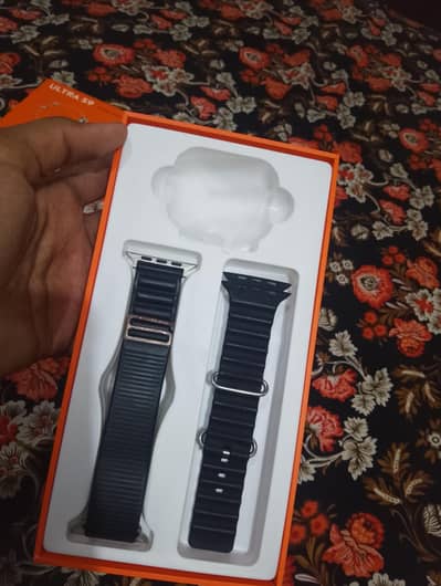 condition 10/10 aal things avelable  front camera 8mp or back camera