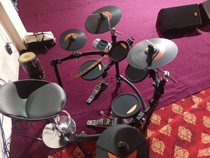 electronic drum kit (digital drum set) / 0