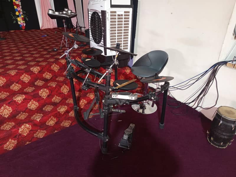 electronic drum kit (digital drum set) / 1