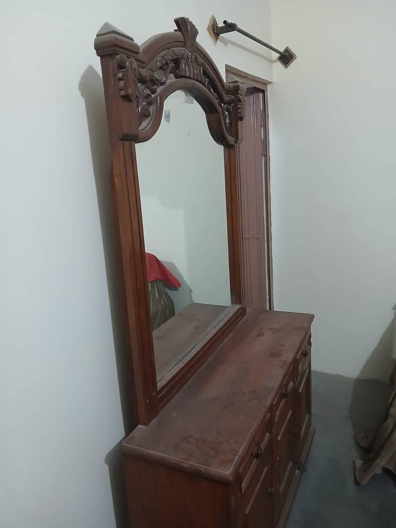 dressing table 0