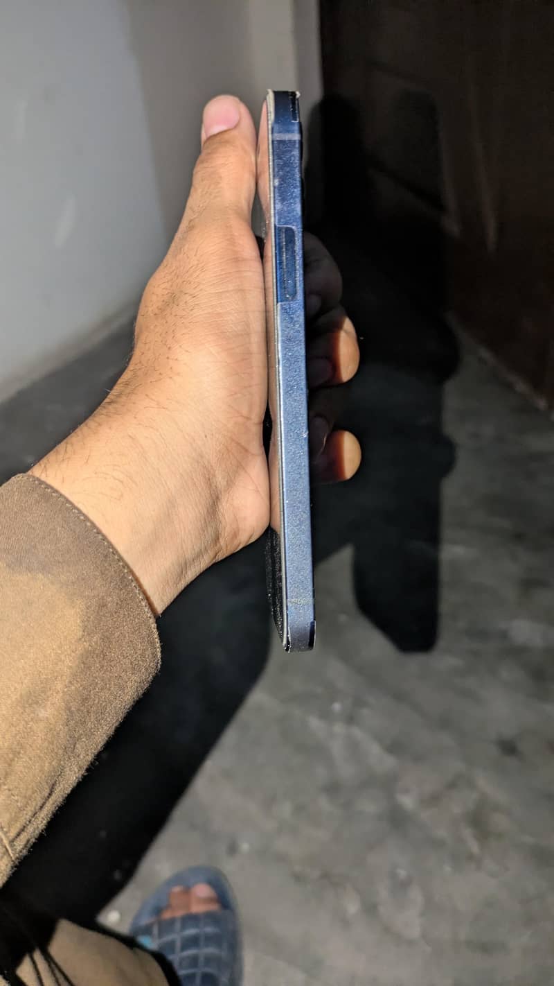 Apple iPhone 12 5