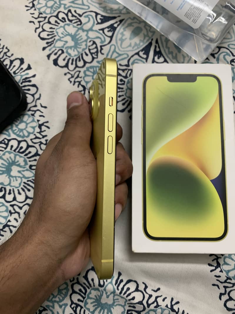 Apple iPhone 14 3