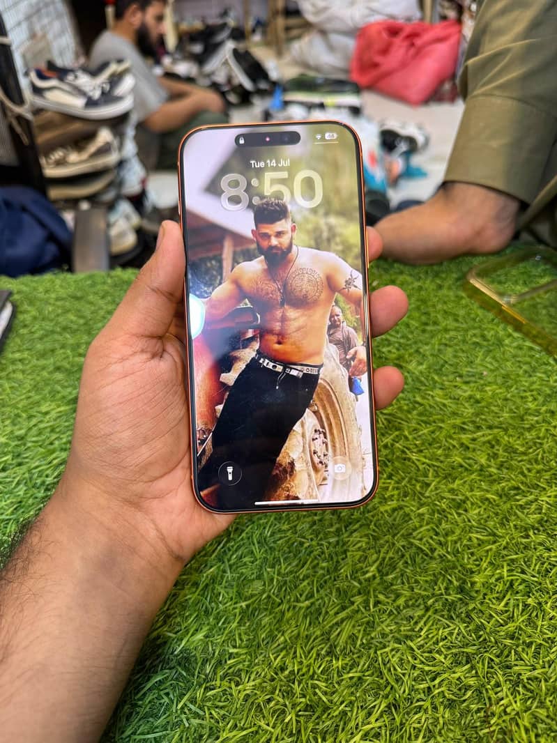 Apple iPhone 17 Pro Max 3
